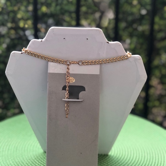 I Do Makeup Necklace - Picture 2 of 4